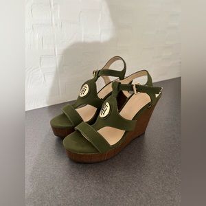 tommy hilfiger green heals